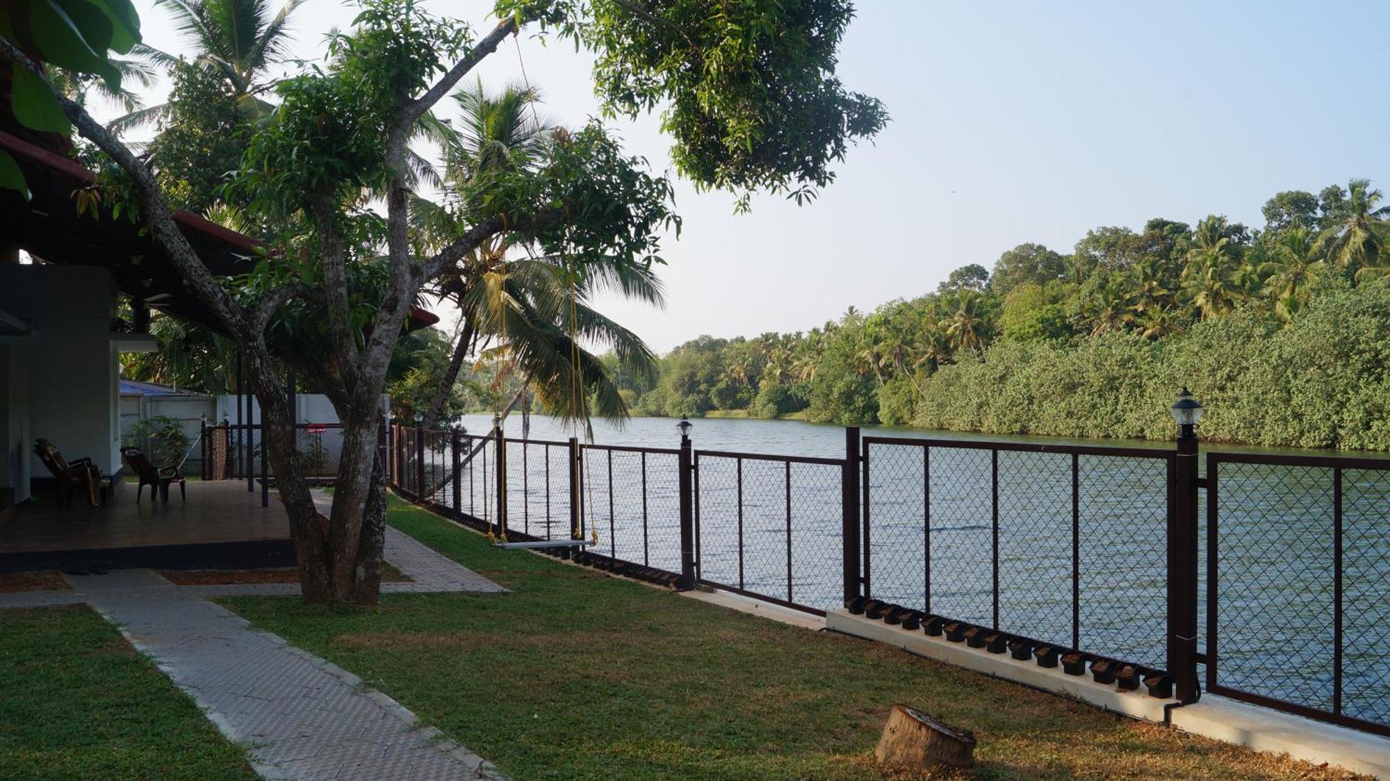 Blue Lake Villa Kollam Zewnętrze zdjęcie