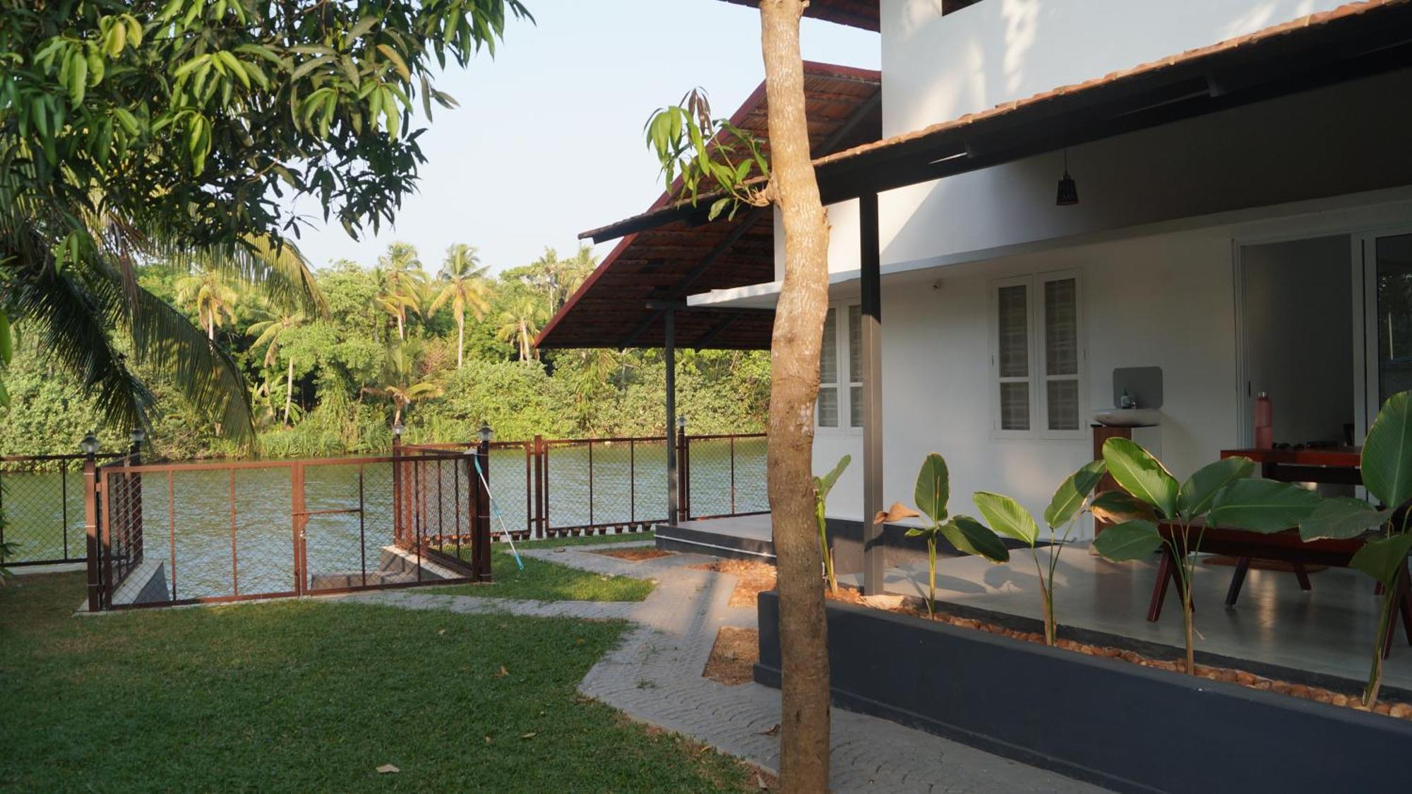 Blue Lake Villa Kollam Zewnętrze zdjęcie